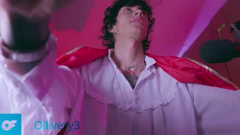 Snapshot of olliver___y chatting on October 31, 8:54 pm online show from October 31, 8:54 pm