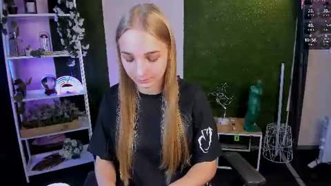 Ollivia online show from June 12, 6:01 am