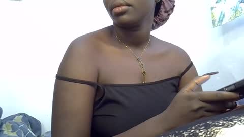 ollleina online show from February 13, 6:20 am