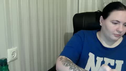 Snapshot of olyaandnetty chatting on October 22, 7:02 pm OlyaAndNetty online show from October 22, 7:02 pm