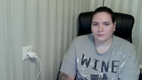 Snapshot of olyaandnetty chatting on October 27, 7:40 pm OlyaAndNetty online show from October 27, 7:40 pm