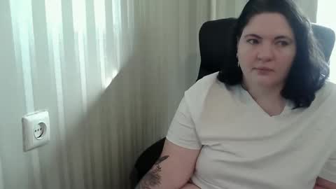 Snapshot of olyaandnetty chatting on October 30, 7:54 am OlyaAndNetty online show from October 30, 7:54 am