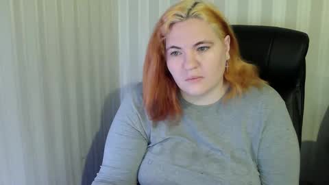 Snapshot of olyaandnetty chatting on December 20, 8:54 am OlyaAndNetty online show from December 20, 8:54 am