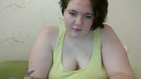 Snapshot of olyafire chatting on January 4, 11:43 am OlyaFire online show from January 4, 11:43 am