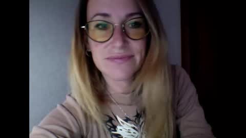 Snapshot of olyra11 chatting on October 6, 9:29 am olyra11 online show from October 6, 9:29 am