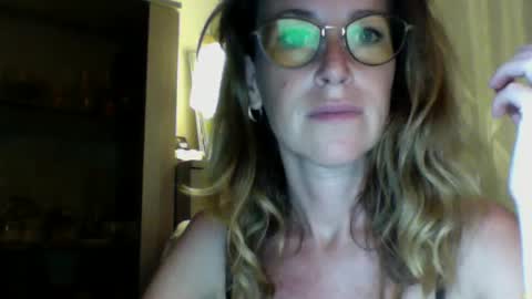 olyra11 online show from June 11, 6:17 pm