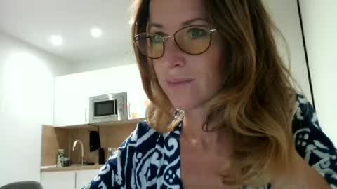 olyra11 online show from July 14, 6:24 pm