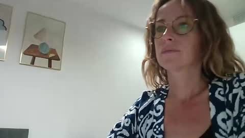 olyra11 online show from July 28, 5:56 pm