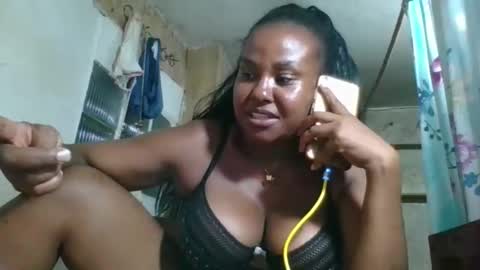 Snapshot of olyvienne90 chatting on December 3, 9:18 am olyvienne90 online show from December 3, 9:18 am