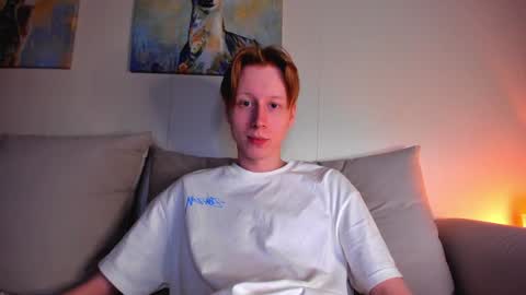 Snapshot of omg_pie chatting on December 25, 7:34 pm Mars online show from December 25, 7:34 pm