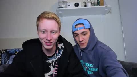 Snapshot of omg_pie chatting on September 29, 10:14 pm Mars online show from September 29, 10:14 pm