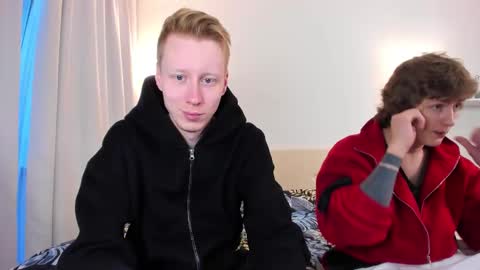 Snapshot of omg_pie chatting on November 14, 9:19 am Mars online show from November 14, 9:19 am