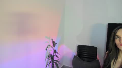 Violette online show from August 3, 6:34 am