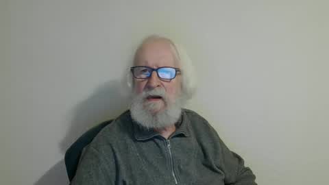 Somewhere over the rainbow online show from February 5, 8:35 pm