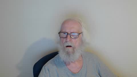 Somewhere over the rainbow online show from September 12, 8:09 pm