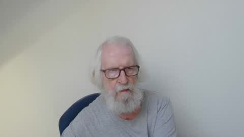 Somewhere over the rainbow online show from September 19, 7:32 am