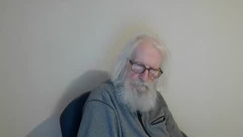 Somewhere over the rainbow online show from January 9, 3:59 pm