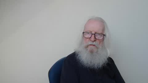 Snapshot of onanister chatting on May 3, 6:52 am Somewhere over the rainbow online show from May 3, 6:52 am
