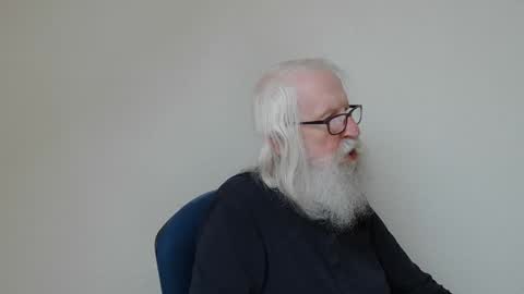 Snapshot of onanister chatting on May 5, 7:05 am Somewhere over the rainbow online show from May 5, 7:05 am