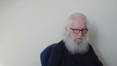 Snapshot of onanister chatting on May 8, 7:25 am Somewhere over the rainbow online show from May 8, 7:25 am