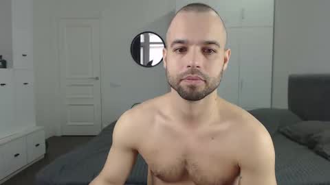 onebestlover online show from February 12, 8:38 am