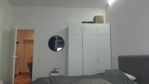 onebestlover online show from February 28, 3:15 pm