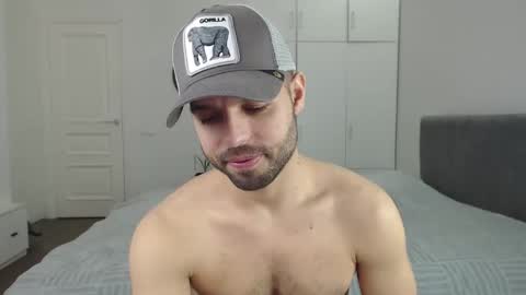 onebestlover online show from March 8, 12:41 pm