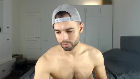 onebestlover online show from November 5, 8:47 am