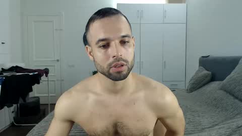 onebestlover online show from November 13, 8:57 am