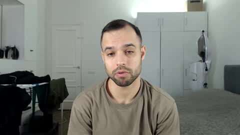 onebestlover online show from February 11, 8:52 am