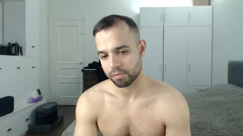 onebestlover online show from April 29, 7:45 am