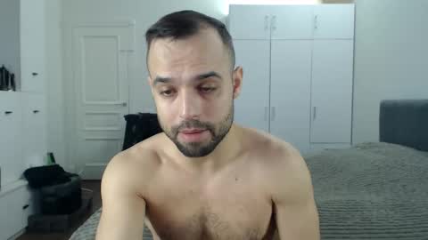 onebestlover online show from April 30, 7:47 am