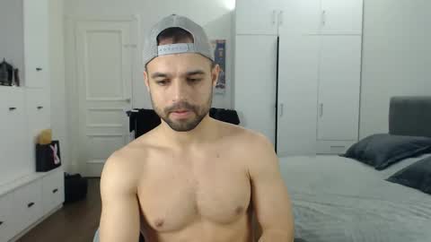 onebestlover online show from June 6, 7:57 am