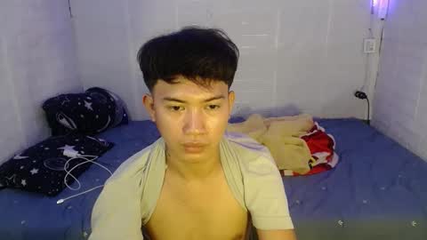 Snapshot of onebigloadxxx chatting on November 20, 11:21 am Wyn Will serve you and be your slave online show from November 20, 11:21 am