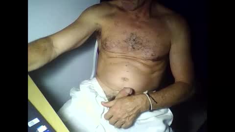 Snapshot of oneeedge chatting on November 24, 7:46 pm Edge online show from November 24, 7:46 pm