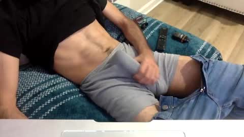 Snapshot of onehitwonder21 chatting on July 18, 12:37 am onehitwonder21 online show from July 18, 12:37 am