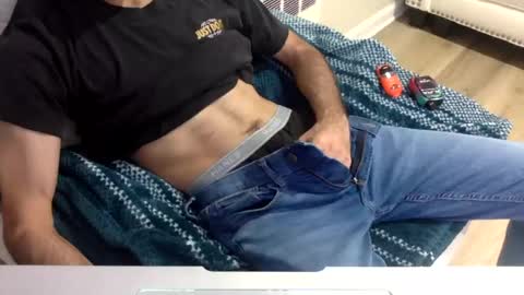 Snapshot of onehitwonder21 chatting on July 26, 6:37 pm onehitwonder21 online show from July 26, 6:37 pm