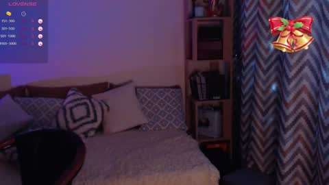 Snapshot of onehotbigass chatting on December 16, 12:27 pm ONLINE online show from December 16, 12:27 pm