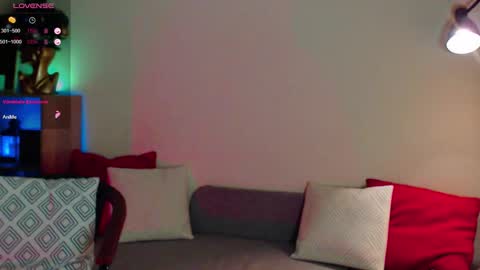 Snapshot of onehotbigass chatting on December 14, 8:24 pm ONLINE online show from December 14, 8:24 pm