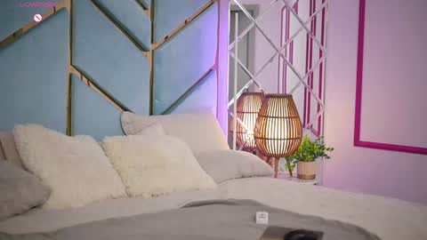 L A Y A online show from June 25, 7:40 pm