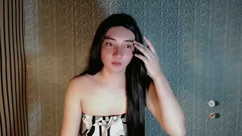 Snapshot of onelesslonelygirl69 chatting on May 6, 9:58 am KLIER online show from May 6, 9:58 am