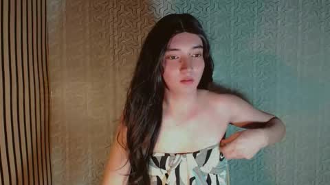 Snapshot of onelesslonelygirl69 chatting on May 7, 12:38 am KLIER online show from May 7, 12:38 am