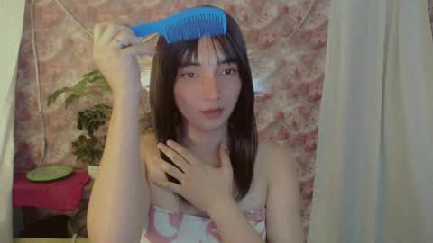 Snapshot of onelesslonelygirl69 chatting on June 17, 5:03 pm KLIER online show from June 17, 5:03 pm