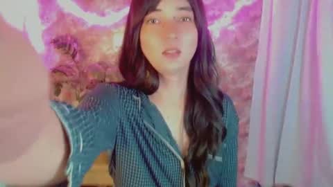 Snapshot of onelesslonelygirl69 chatting on July 21, 12:02 am KLIER online show from July 21, 12:02 am