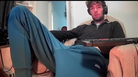 onesieboyx online show from February 24, 9:00 am