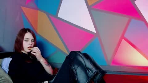 onessandra online show from March 12, 4:18 am