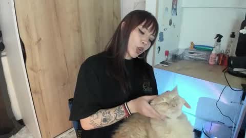 oni_dakotta online show from March 6, 2:02 pm