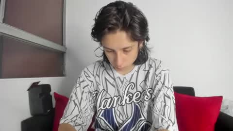 onion_knight420 online show from June 15, 1:30 am