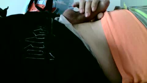 Snapshot of onkelz200 chatting on October 4, 12:14 pm onkelz200 online show from October 4, 12:14 pm