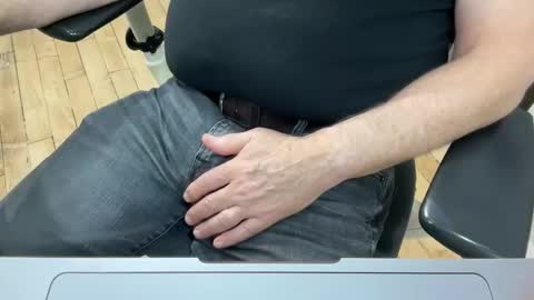 onlocationnyc online show from February 5, 11:20 pm